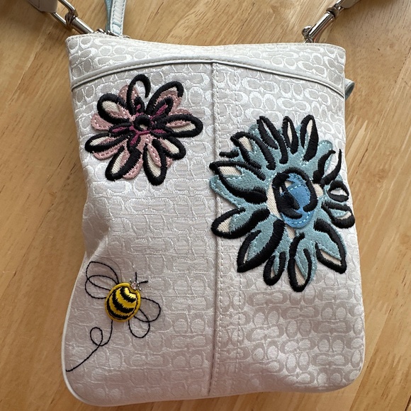 Coach Bee Bag - Picture 1 of 7